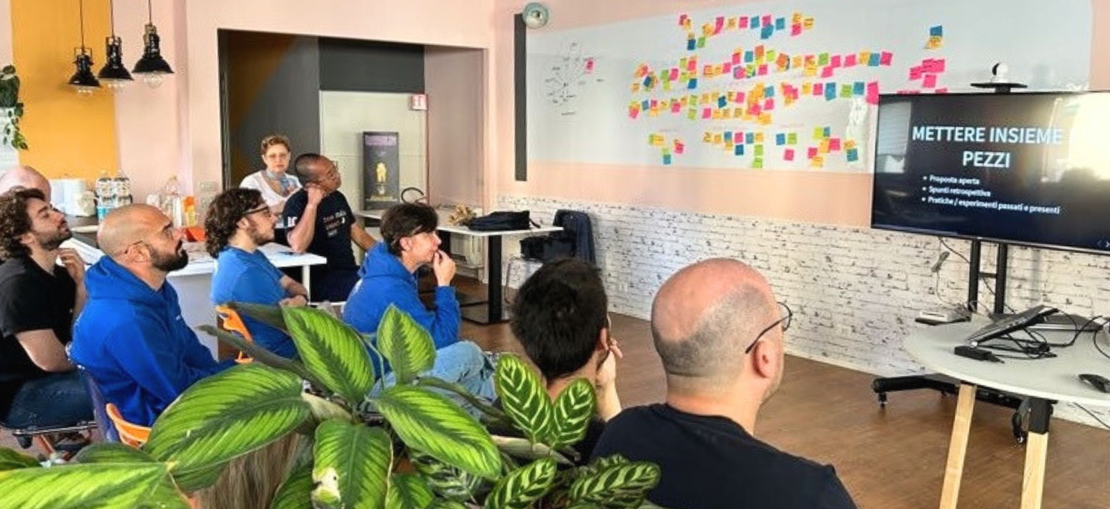 Presentazione al team delle modifiche ai planning settimanali per un Agile planning più efficace e una maggiore autonomia dei team.